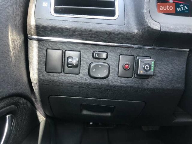 Білий Тойота Авенсіс, об'ємом двигуна 1.8 л та пробігом 236 тис. км за 10500 $, фото 15 на Automoto.ua