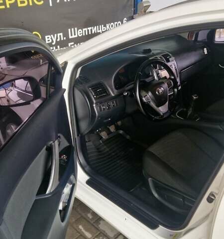 Білий Тойота Авенсіс, об'ємом двигуна 2 л та пробігом 202 тис. км за 9700 $, фото 3 на Automoto.ua