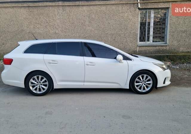 Белый Тойота Авенсис, объемом двигателя 2 л и пробегом 197 тыс. км за 9999 $, фото 8 на Automoto.ua