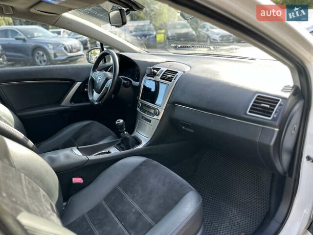 Белый Тойота Авенсис, объемом двигателя 2 л и пробегом 340 тыс. км за 11600 $, фото 28 на Automoto.ua