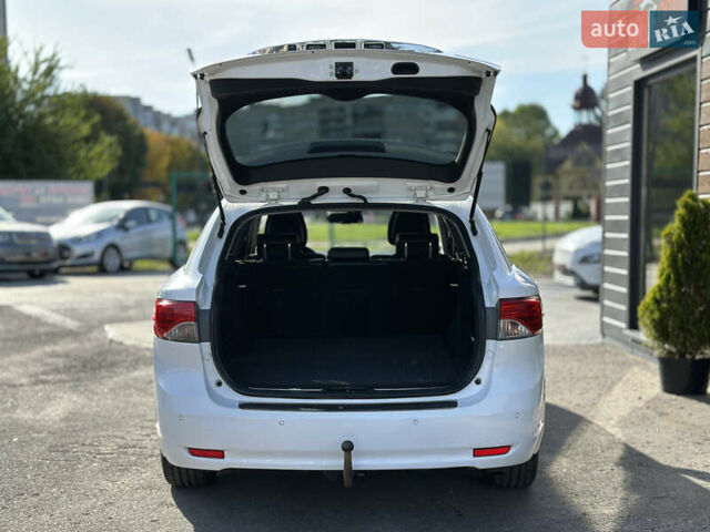 Белый Тойота Авенсис, объемом двигателя 2 л и пробегом 340 тыс. км за 11600 $, фото 13 на Automoto.ua