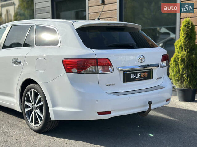 Белый Тойота Авенсис, объемом двигателя 2 л и пробегом 340 тыс. км за 11600 $, фото 11 на Automoto.ua