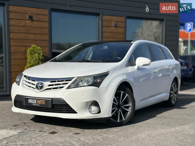 Белый Тойота Авенсис, объемом двигателя 2 л и пробегом 340 тыс. км за 11600 $, фото 1 на Automoto.ua