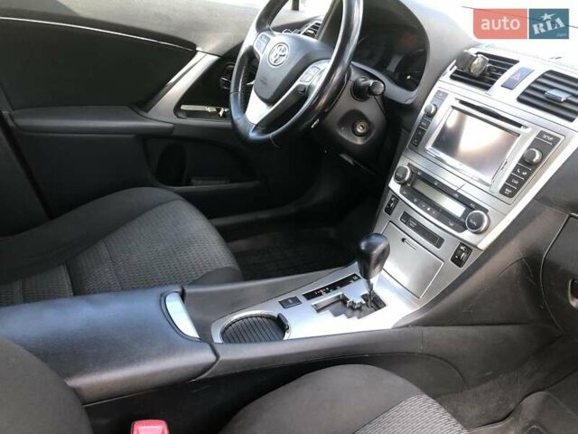 Білий Тойота Авенсіс, об'ємом двигуна 1.8 л та пробігом 236 тис. км за 10500 $, фото 12 на Automoto.ua