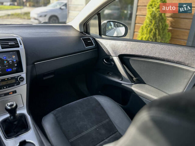 Белый Тойота Авенсис, объемом двигателя 2 л и пробегом 340 тыс. км за 11600 $, фото 42 на Automoto.ua