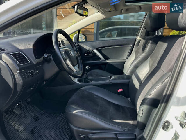 Белый Тойота Авенсис, объемом двигателя 2 л и пробегом 340 тыс. км за 11600 $, фото 25 на Automoto.ua