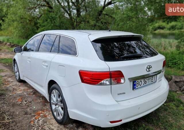 Белый Тойота Авенсис, объемом двигателя 2 л и пробегом 197 тыс. км за 9999 $, фото 3 на Automoto.ua