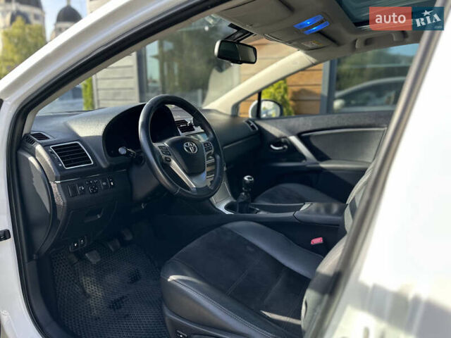 Белый Тойота Авенсис, объемом двигателя 2 л и пробегом 340 тыс. км за 11600 $, фото 26 на Automoto.ua