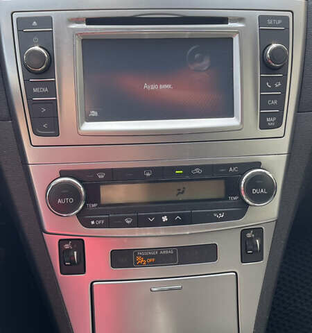 Белый Тойота Авенсис, объемом двигателя 2 л и пробегом 256 тыс. км за 10700 $, фото 7 на Automoto.ua