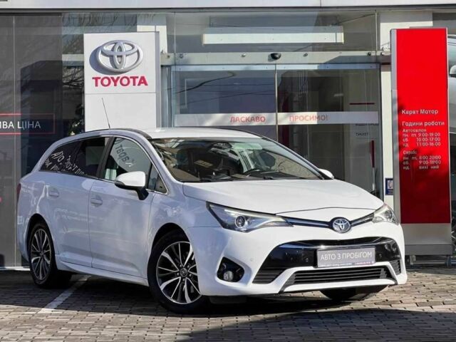 Белый Тойота Авенсис, объемом двигателя 2 л и пробегом 194 тыс. км за 12435 $, фото 2 на Automoto.ua