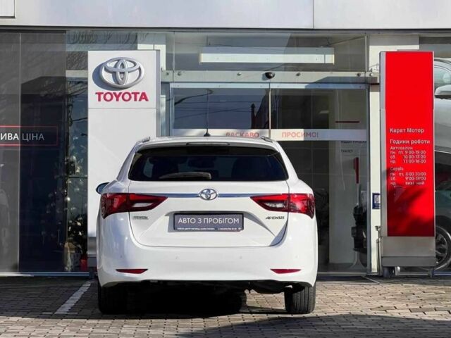 Белый Тойота Авенсис, объемом двигателя 2 л и пробегом 194 тыс. км за 12435 $, фото 6 на Automoto.ua