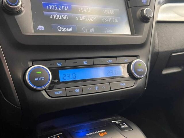 Белый Тойота Авенсис, объемом двигателя 2 л и пробегом 194 тыс. км за 12435 $, фото 18 на Automoto.ua