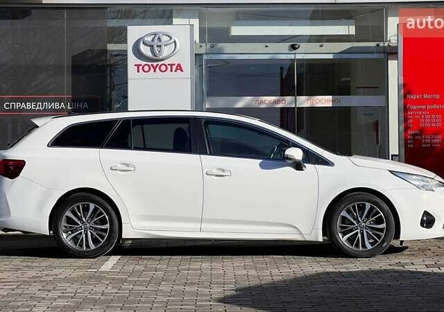 Белый Тойота Авенсис, объемом двигателя 2 л и пробегом 194 тыс. км за 12384 $, фото 7 на Automoto.ua