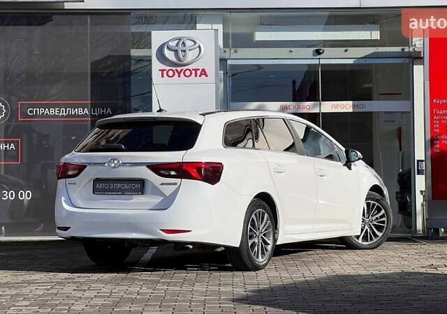 Белый Тойота Авенсис, объемом двигателя 2 л и пробегом 194 тыс. км за 12384 $, фото 3 на Automoto.ua