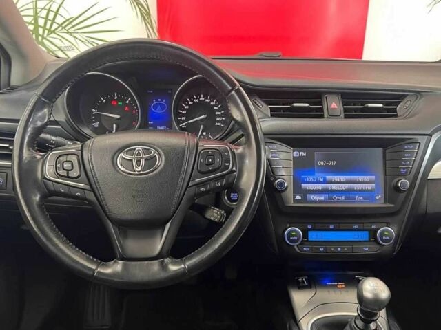 Белый Тойота Авенсис, объемом двигателя 2 л и пробегом 194 тыс. км за 12435 $, фото 13 на Automoto.ua