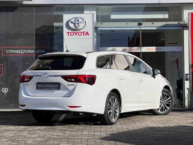 Белый Тойота Авенсис, объемом двигателя 2 л и пробегом 194 тыс. км за 12435 $, фото 5 на Automoto.ua