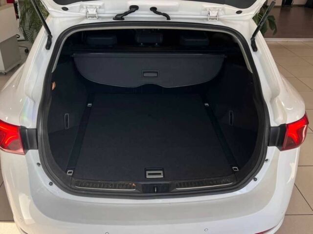 Белый Тойота Авенсис, объемом двигателя 2 л и пробегом 194 тыс. км за 12435 $, фото 15 на Automoto.ua