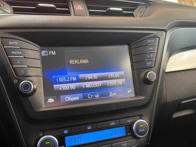 Белый Тойота Авенсис, объемом двигателя 2 л и пробегом 194 тыс. км за 12435 $, фото 16 на Automoto.ua