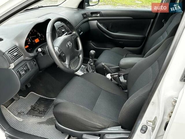 Белый Тойота Авенсис, объемом двигателя 2 л и пробегом 308 тыс. км за 5750 $, фото 9 на Automoto.ua