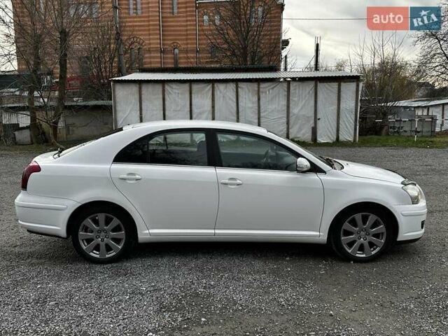 Белый Тойота Авенсис, объемом двигателя 2 л и пробегом 308 тыс. км за 5750 $, фото 3 на Automoto.ua