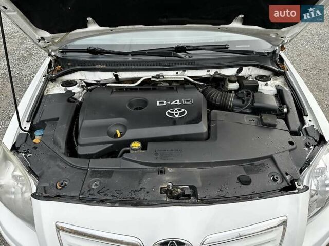 Белый Тойота Авенсис, объемом двигателя 2 л и пробегом 308 тыс. км за 5750 $, фото 14 на Automoto.ua