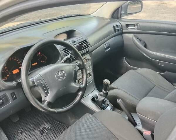 Бежевий Тойота Авенсіс, об'ємом двигуна 2 л та пробігом 280 тис. км за 4300 $, фото 12 на Automoto.ua