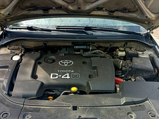 Бежевый Тойота Авенсис, объемом двигателя 2 л и пробегом 128 тыс. км за 5300 $, фото 12 на Automoto.ua