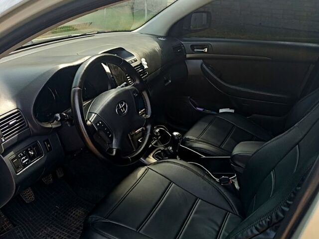 Бежевый Тойота Авенсис, объемом двигателя 2 л и пробегом 128 тыс. км за 5300 $, фото 8 на Automoto.ua