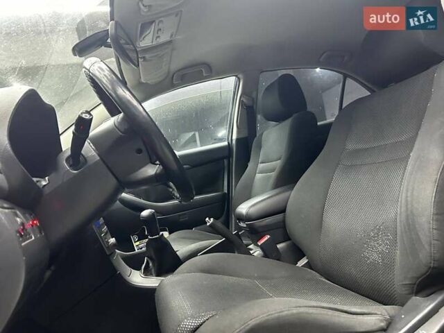 Бежевый Тойота Авенсис, объемом двигателя 1.8 л и пробегом 183 тыс. км за 5500 $, фото 8 на Automoto.ua