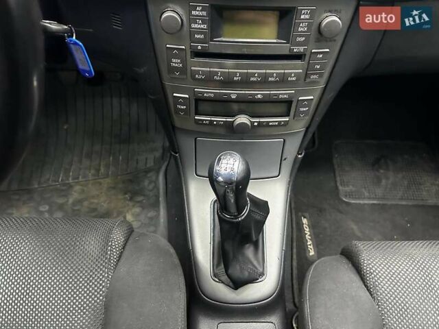 Бежевый Тойота Авенсис, объемом двигателя 1.8 л и пробегом 183 тыс. км за 5500 $, фото 15 на Automoto.ua