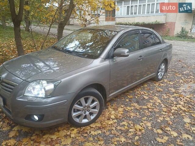 Бежевый Тойота Авенсис, объемом двигателя 1.8 л и пробегом 185 тыс. км за 8200 $, фото 1 на Automoto.ua