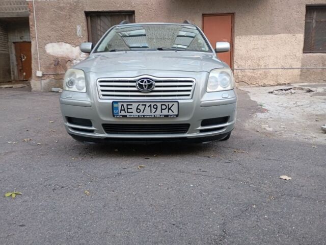 Бежевый Тойота Авенсис, объемом двигателя 2 л и пробегом 220 тыс. км за 5500 $, фото 5 на Automoto.ua