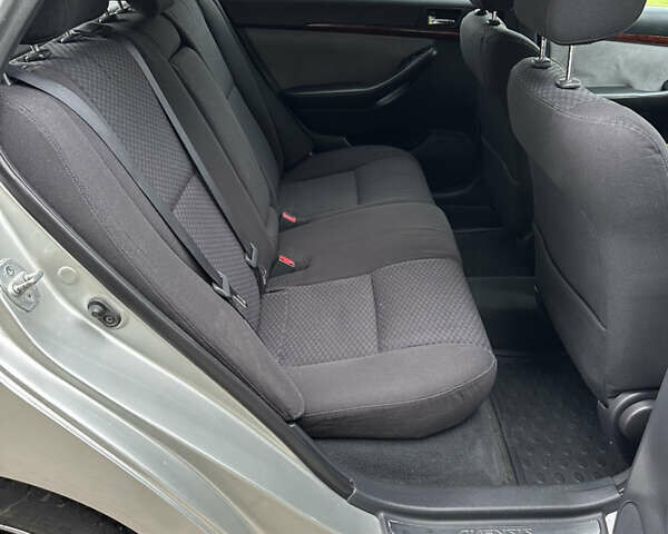 Бежевий Тойота Авенсіс, об'ємом двигуна 2 л та пробігом 260 тис. км за 3999 $, фото 15 на Automoto.ua