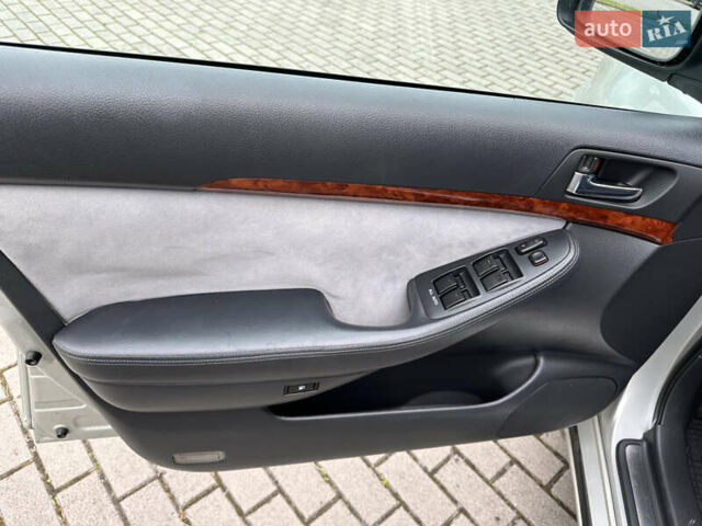 Бежевий Тойота Авенсіс, об'ємом двигуна 2 л та пробігом 260 тис. км за 3999 $, фото 10 на Automoto.ua