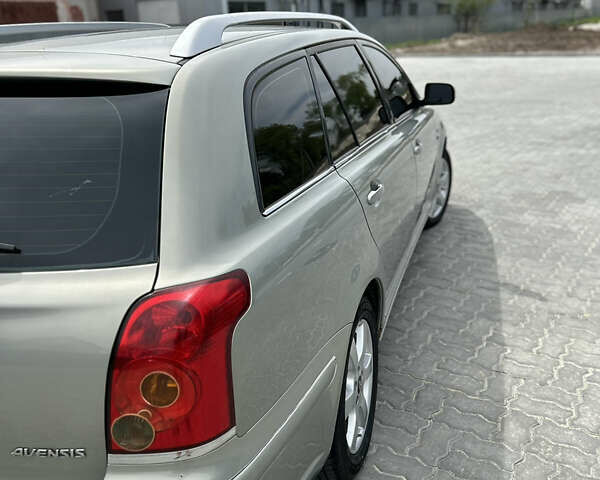 Бежевый Тойота Авенсис, объемом двигателя 2 л и пробегом 305 тыс. км за 5599 $, фото 6 на Automoto.ua