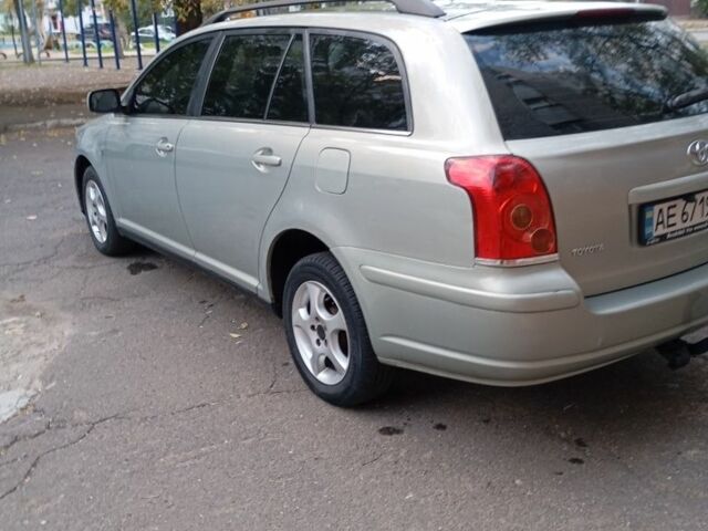 Бежевый Тойота Авенсис, объемом двигателя 2 л и пробегом 220 тыс. км за 5500 $, фото 2 на Automoto.ua