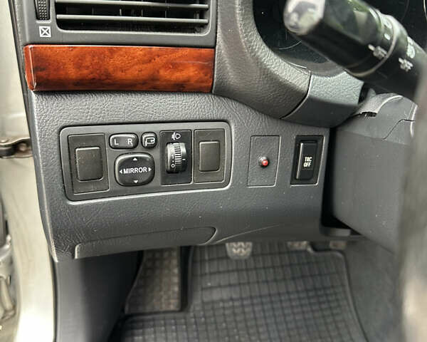 Бежевий Тойота Авенсіс, об'ємом двигуна 2 л та пробігом 260 тис. км за 3999 $, фото 9 на Automoto.ua