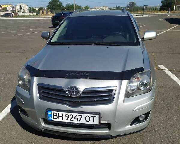 Бежевый Тойота Авенсис, объемом двигателя 2 л и пробегом 173 тыс. км за 6200 $, фото 2 на Automoto.ua