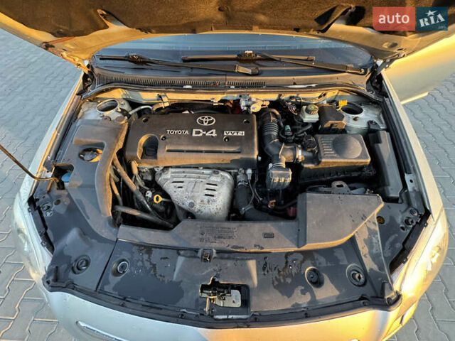 Бежевый Тойота Авенсис, объемом двигателя 2 л и пробегом 331 тыс. км за 5200 $, фото 10 на Automoto.ua