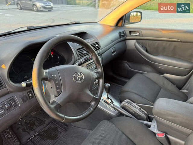 Бежевый Тойота Авенсис, объемом двигателя 2 л и пробегом 331 тыс. км за 5200 $, фото 6 на Automoto.ua