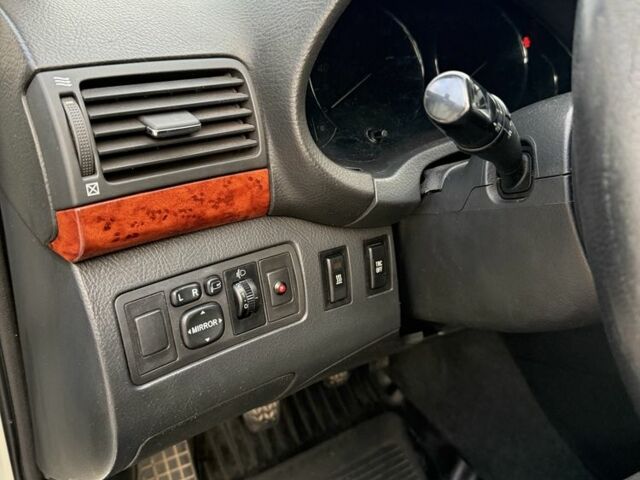 Бежевый Тойота Авенсис, объемом двигателя 2 л и пробегом 400 тыс. км за 2500 $, фото 7 на Automoto.ua