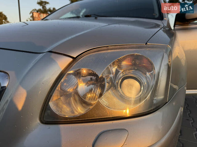 Бежевый Тойота Авенсис, объемом двигателя 2 л и пробегом 331 тыс. км за 5200 $, фото 12 на Automoto.ua