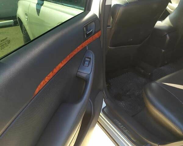 Бежевый Тойота Авенсис, объемом двигателя 2 л и пробегом 173 тыс. км за 6200 $, фото 3 на Automoto.ua