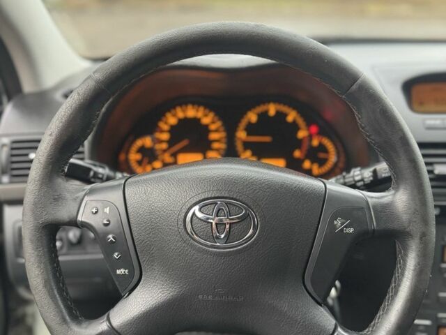 Бежевый Тойота Авенсис, объемом двигателя 0 л и пробегом 250 тыс. км за 3150 $, фото 12 на Automoto.ua