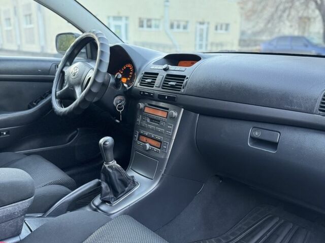 Бежевый Тойота Авенсис, объемом двигателя 2 л и пробегом 250 тыс. км за 2850 $, фото 16 на Automoto.ua