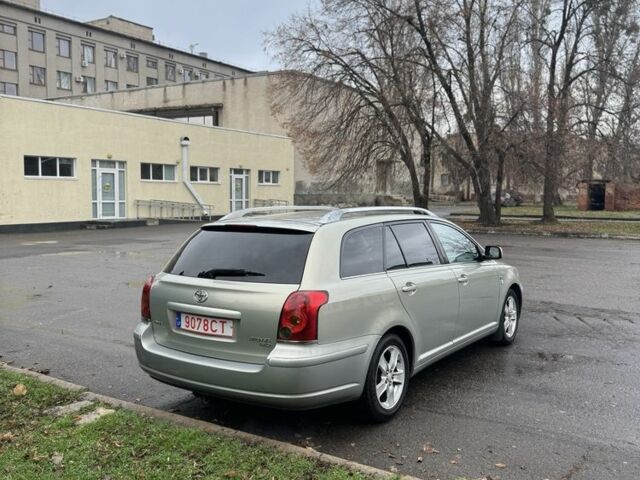 Бежевый Тойота Авенсис, объемом двигателя 0 л и пробегом 250 тыс. км за 3150 $, фото 5 на Automoto.ua