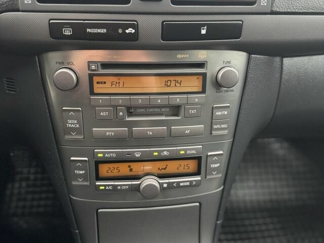 Бежевый Тойота Авенсис, объемом двигателя 0 л и пробегом 250 тыс. км за 3150 $, фото 15 на Automoto.ua