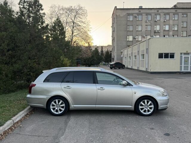 Бежевый Тойота Авенсис, объемом двигателя 2 л и пробегом 250 тыс. км за 2850 $, фото 3 на Automoto.ua