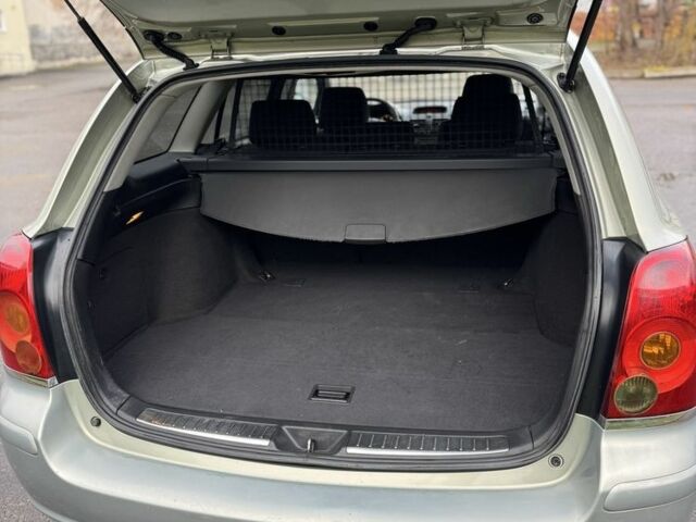 Бежевый Тойота Авенсис, объемом двигателя 0 л и пробегом 250 тыс. км за 3150 $, фото 21 на Automoto.ua