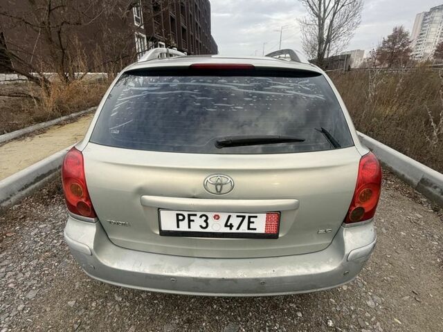 Бежевий Тойота Авенсіс, об'ємом двигуна 2 л та пробігом 200 тис. км за 2850 $, фото 4 на Automoto.ua